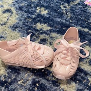 Mini Melissa size 6